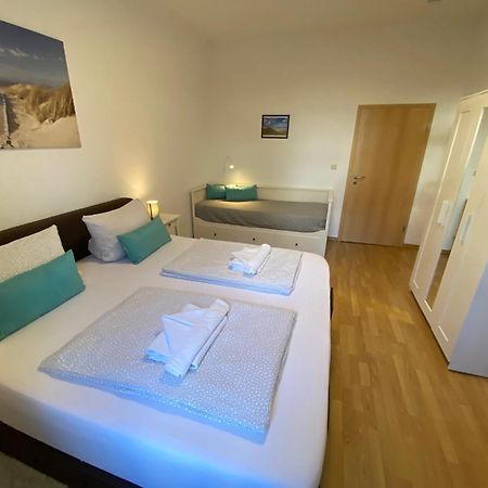 Zur Schleuse - Ferienwohnung Bis 6 Personen Mit Gem Garten ロストック エクステリア 写真