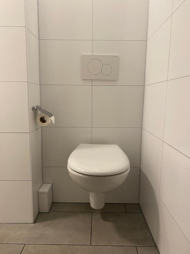 Zur Schleuse - Ferienwohnung Bis 6 Personen Mit Gem Garten ロストック エクステリア 写真